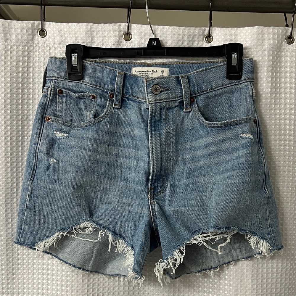 Abercrombie & Fitch The 4” Mom Short High Rise 26 2